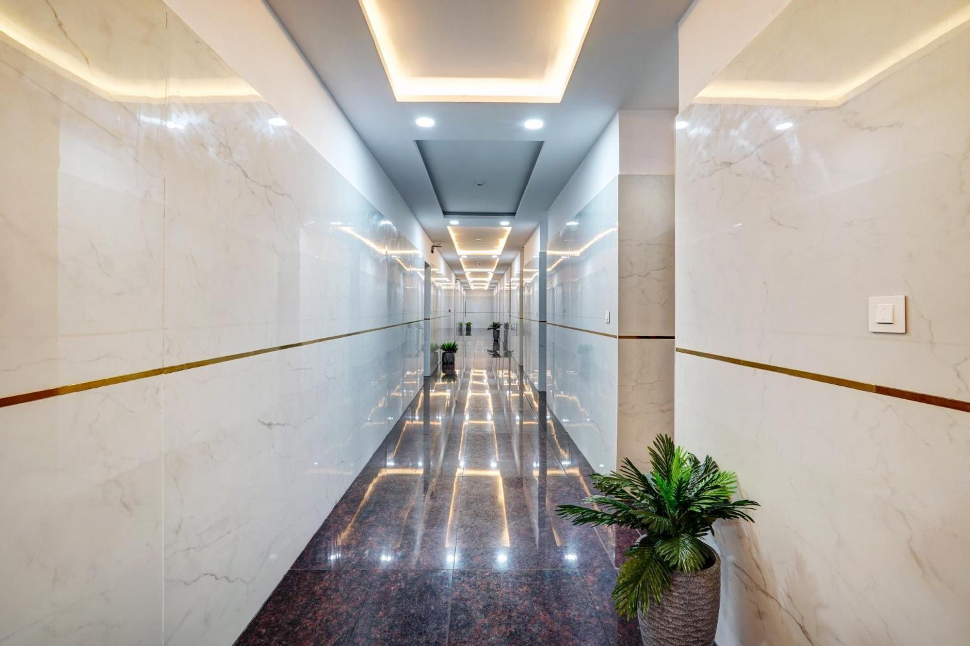 העיר בנגלור Hotel Sky Blue And Suites מראה חיצוני תמונה